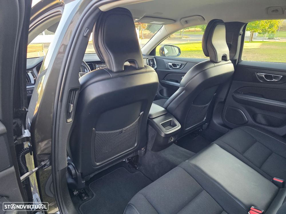 Volvo V60 2.0 D3 Momentum Core - 18