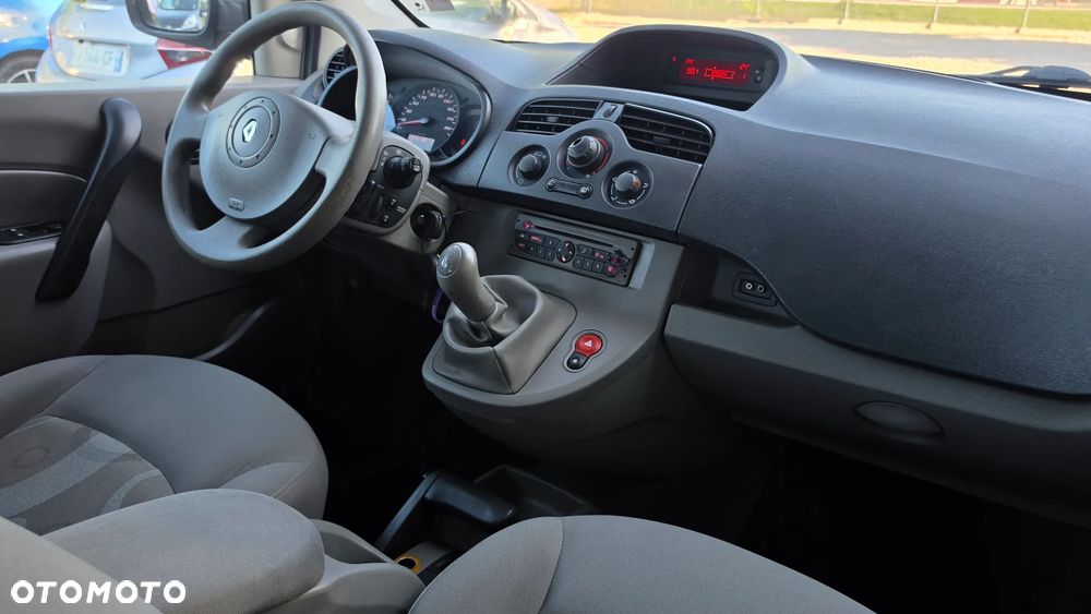 Renault Kangoo 1.6 8V 90 Happy Family - 11