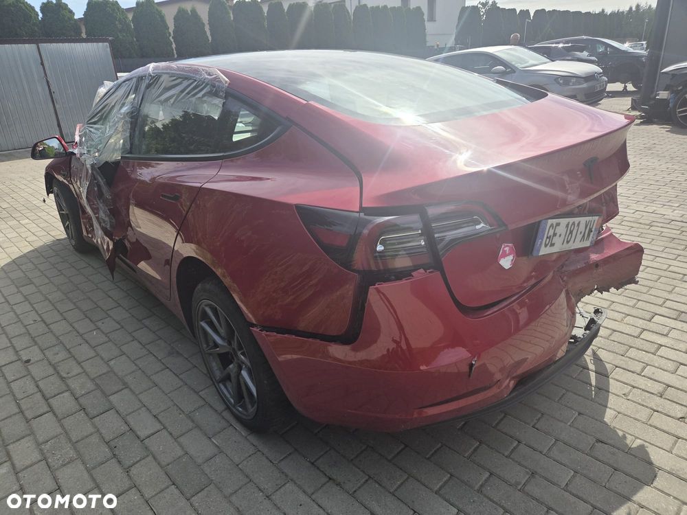 Tesla Model 3 - 11