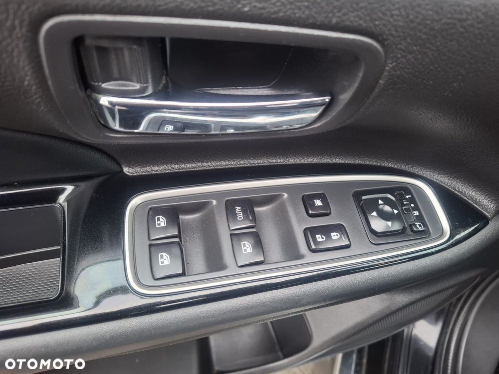 Mitsubishi Outlander 2.0 4WD - 18