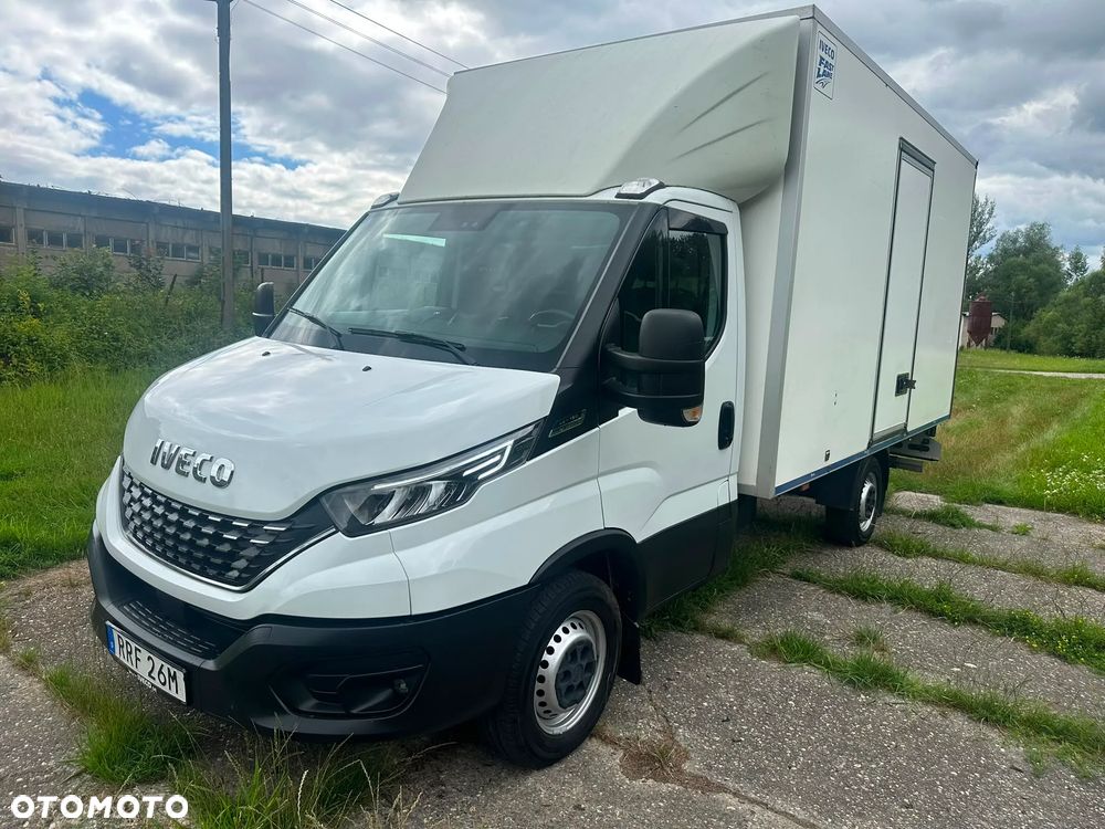 Iveco Daily KONTENER+WINDA (udźwig 750kg) 2.3 diesel 156 kM automat 2021 WEBASTO, KAMERA COFANIA, GWARANTOWANY NIEWIELKI PRZEBIEG 160tyś. - 4