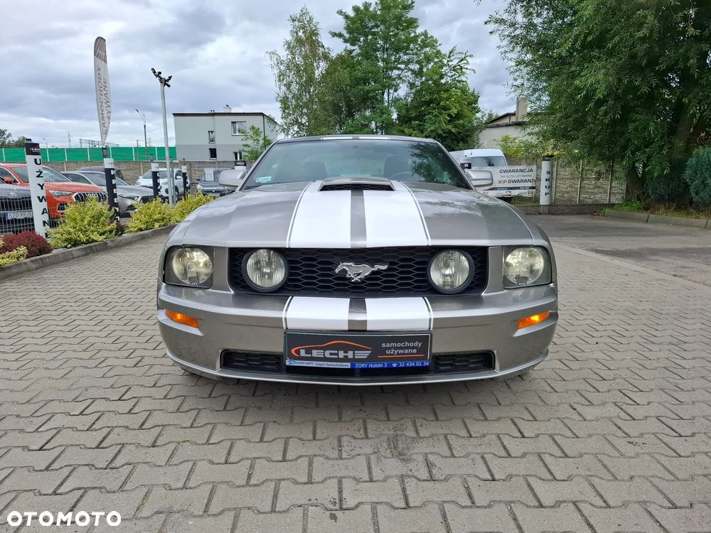 Ford Mustang - 4