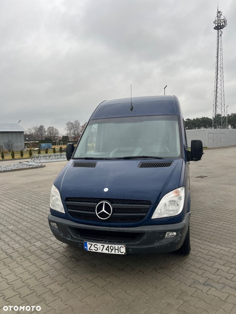 Mercedes-Benz Sprinter - 2