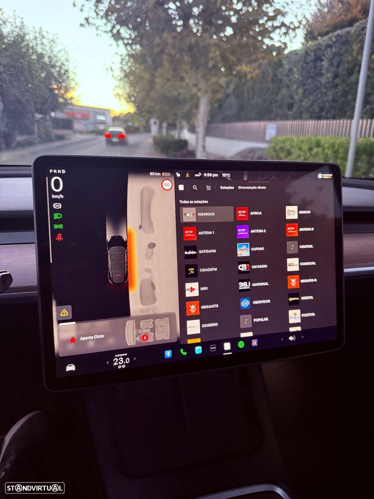 Tesla Model Y Long Range Dual Motor AWD - 17