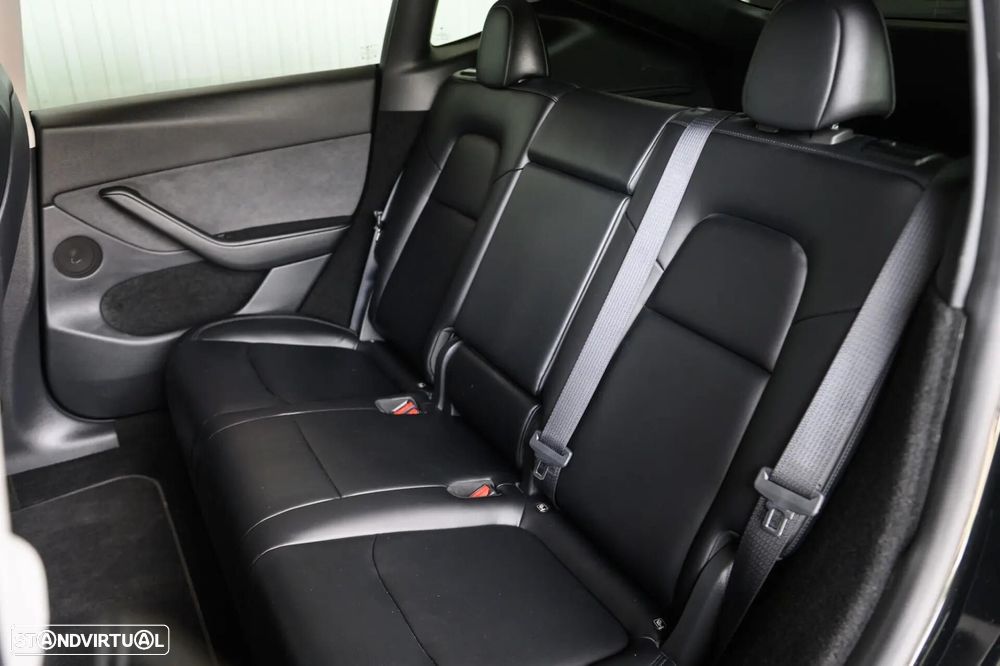 Tesla Model Y Long Range RWD - 26