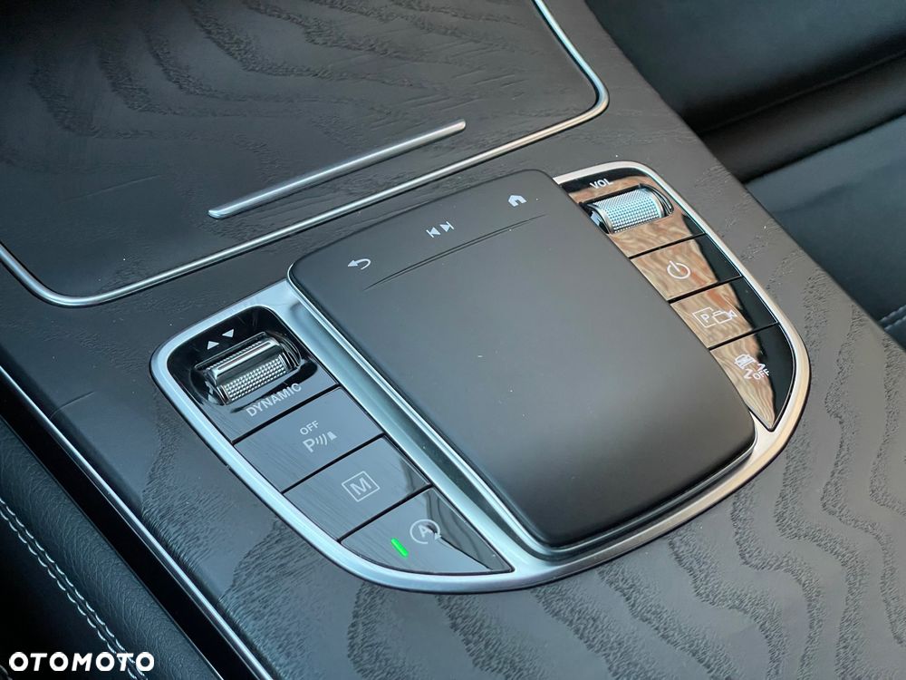 Mercedes-Benz GLC 220 d 4Matic 9G-TRONIC AMG Line - 31