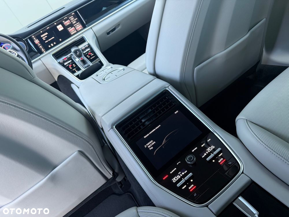 Porsche Panamera 4 Executive - 12
