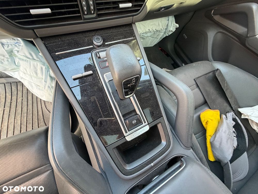 Porsche Cayenne - 13