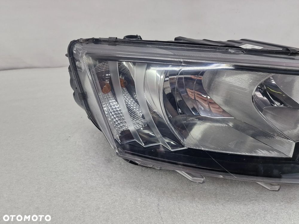 SKODA OCTAVIA 3 III 5E0 12- PRAWA ZWYKŁA LAMPA PRZEDNIA PRZÓD , NR AUKCJI LA554 - 5