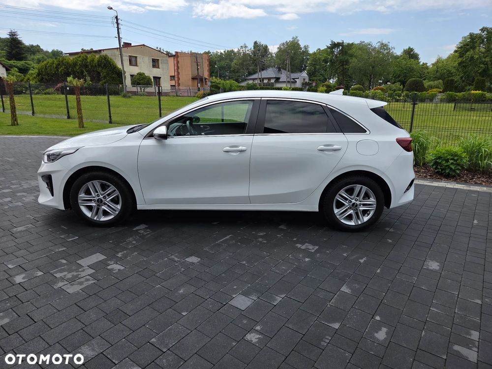 Kia Ceed 1.6 CRDi Eco-Dynamics+ (48V Mild-Hybrid) DCT7 Platinum Edition - 8