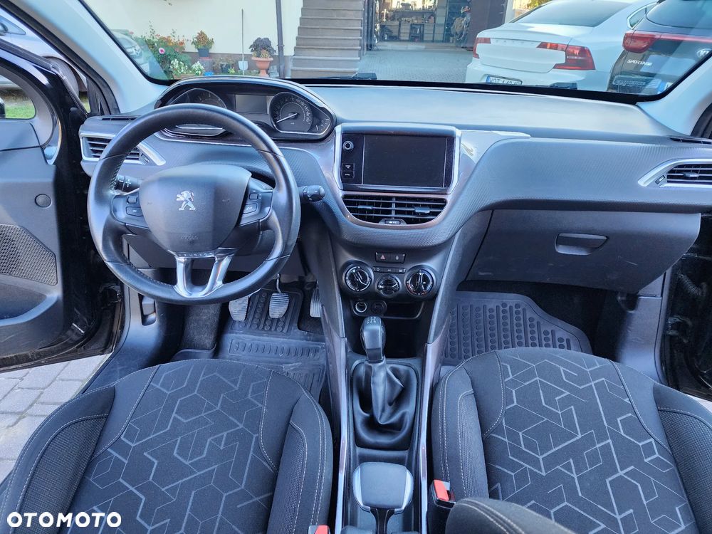 Peugeot 2008 - 12