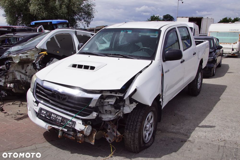 Auto na części - Toyota Hilux VII Lift 2.5 D-4D 144 KM 2KD-FTV 33030-0K750 040 2011R Silnik Skrzynia Drzwi Błotnik Zderzak Burta Lampa Lusterko Klamka Szyba Deska Kokpit Sterownik Moduł Czujnik Licznik Panel Kierownica - 2