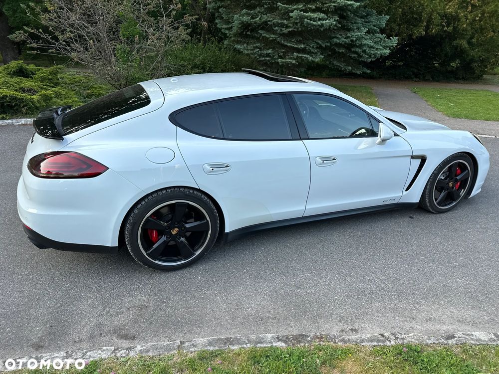 Porsche Panamera GTS PDK - 11