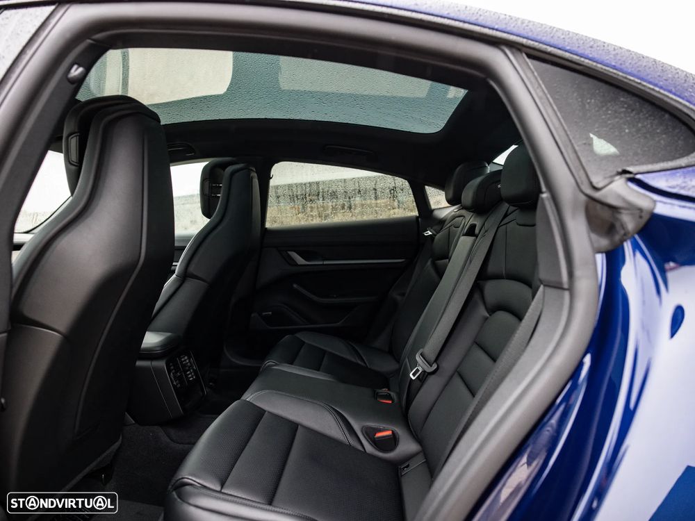 Porsche Taycan 4S - 26