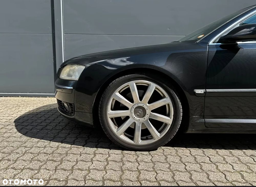 Audi A8 4.2 Quattro - 9
