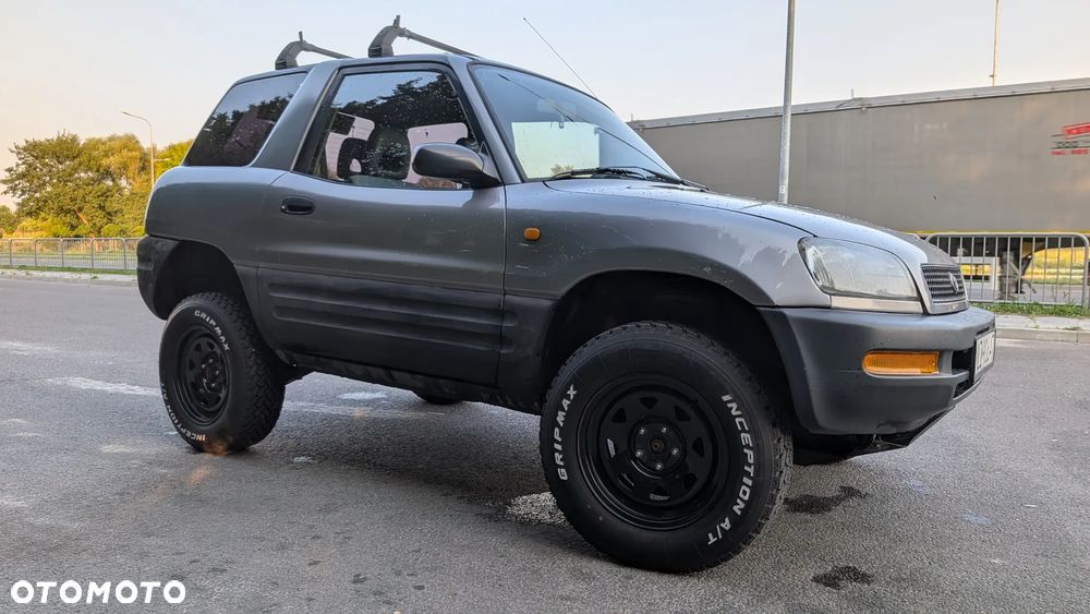 Toyota RAV4 2.0 - 16