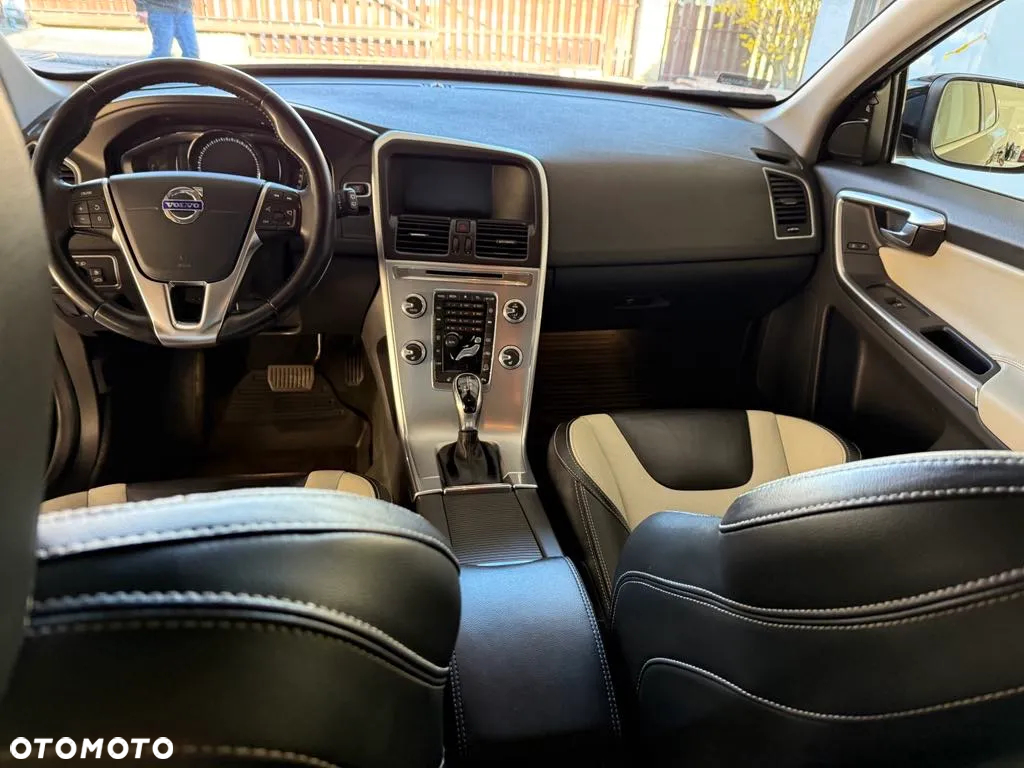 Volvo XC 60 D4 AWD Summum - 6