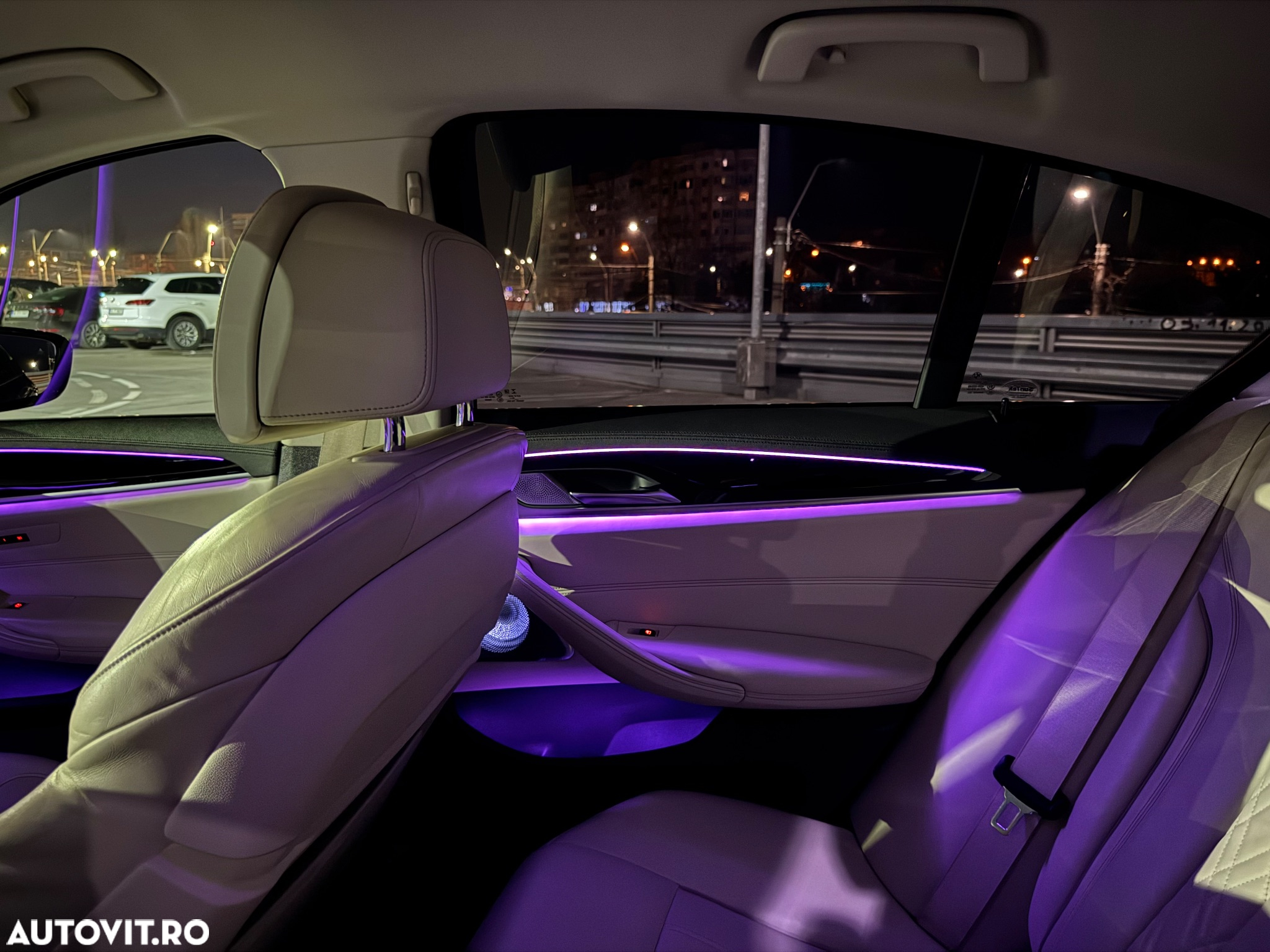 BMW Seria 5 530i xDrive AT - 24