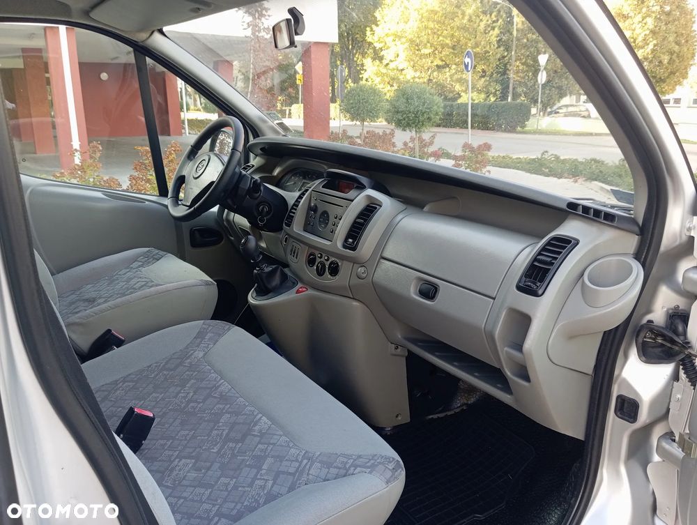 Opel Vivaro - 10