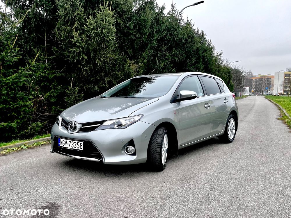 Toyota Auris 1.6 Premium Start - 2