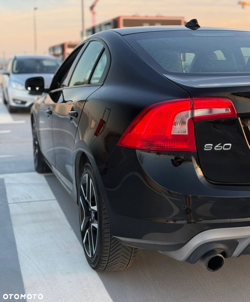 Volvo S60 T5 Geartronic RDesign - 10