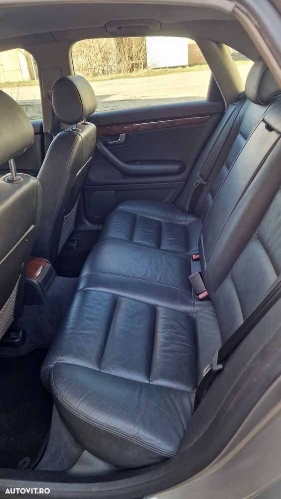 Audi A4 1.8 T quattro - 12