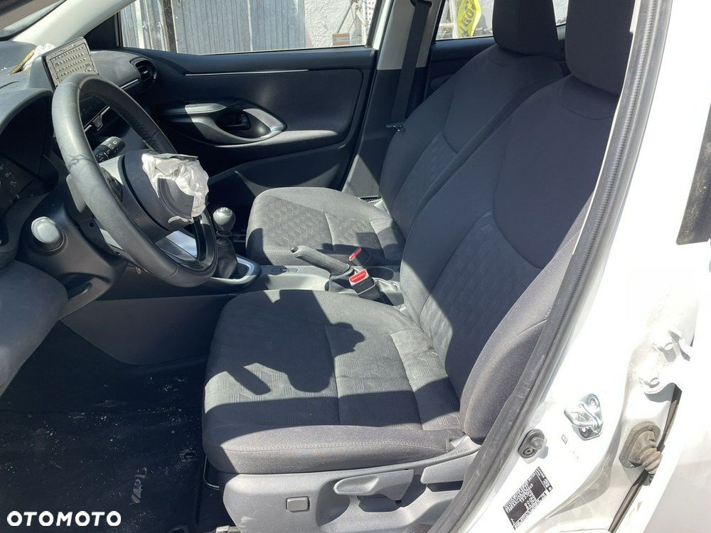 Toyota Yaris - 16