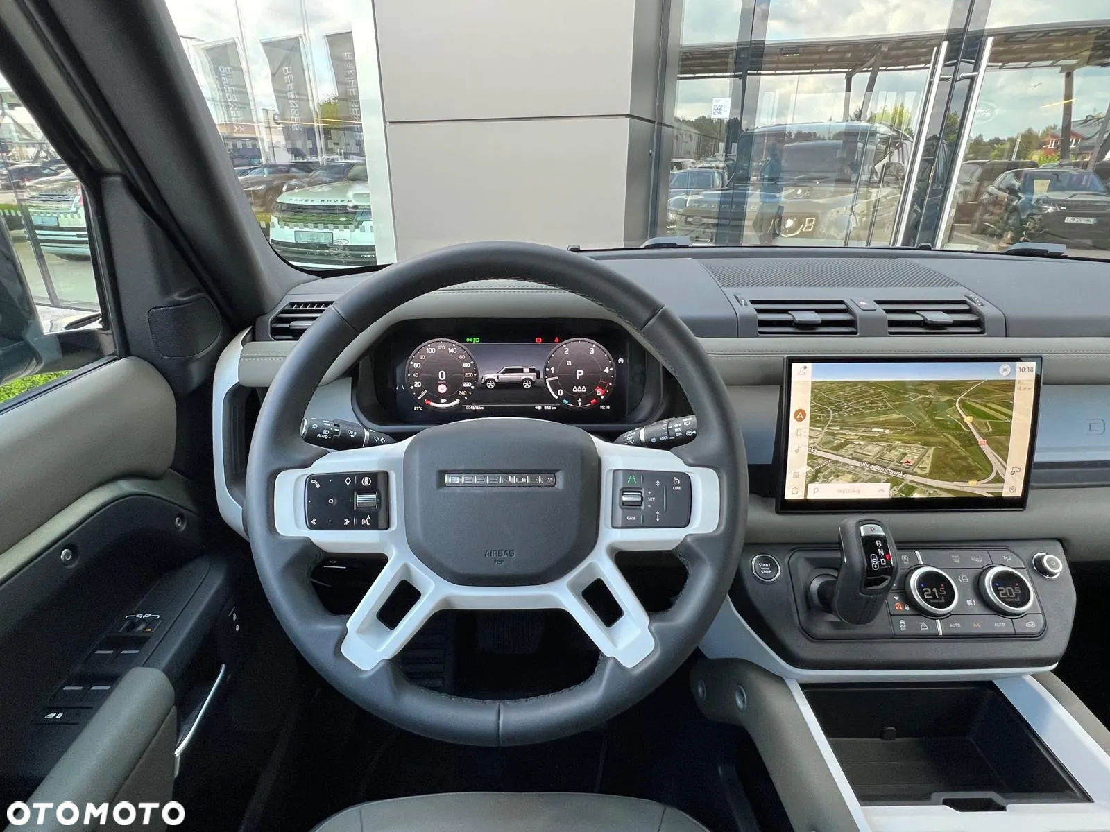 Land Rover Defender - 9