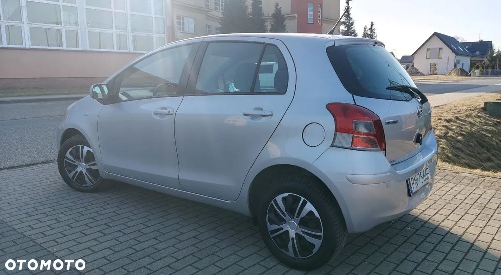 Daihatsu Charade Standard - 5