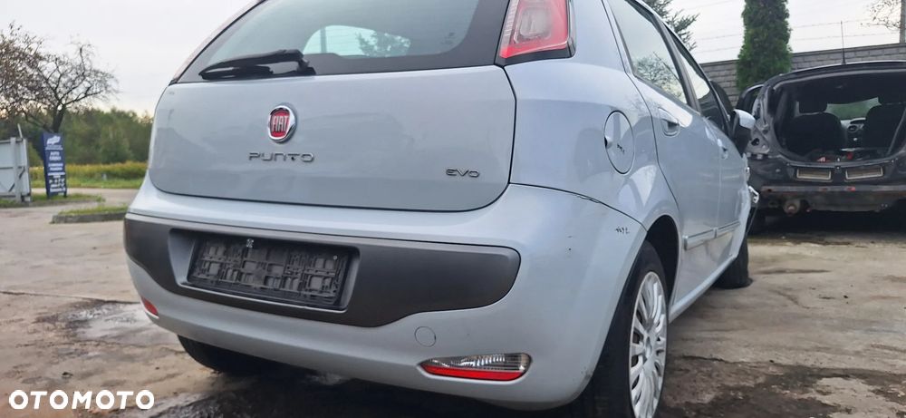 Fiat Grande Punto Evo Zderzak Tył Tylny Kod Lakieru 760A - 1