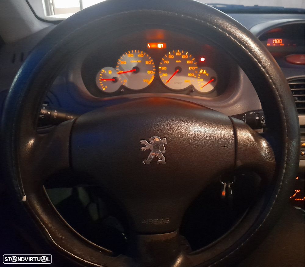 Peugeot 206 1.1 Color Line - 3