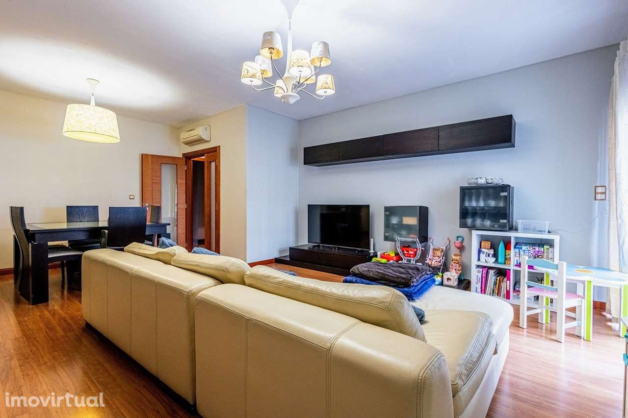 Excelente Apartamento T2 com Box para 2 carros na Vila Chã/Amadora ! - Grande imagem: 2/22