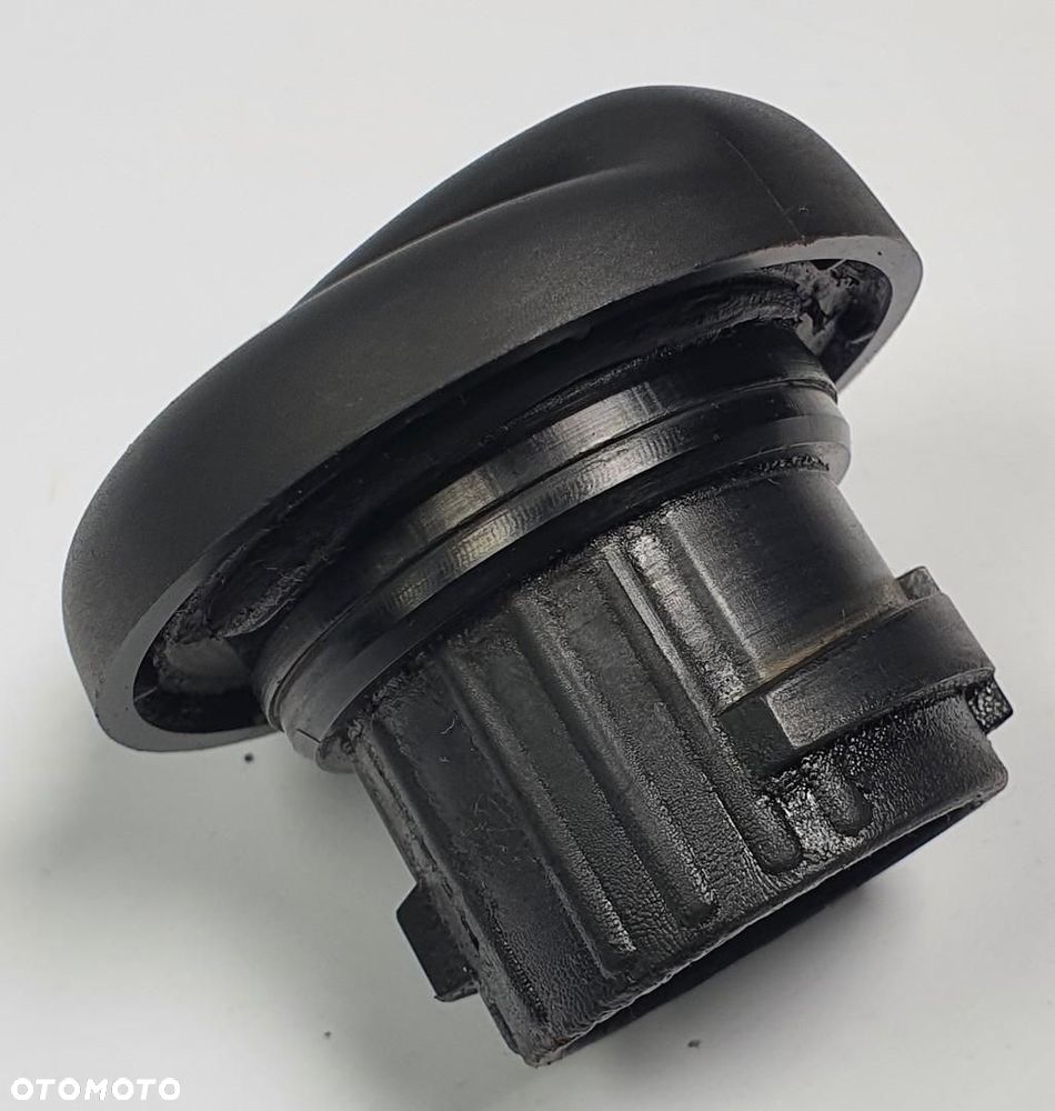 KOREK WLEWU OLEJU FORD FOCUS C-MAX MK1 2.0 TDCI - 2