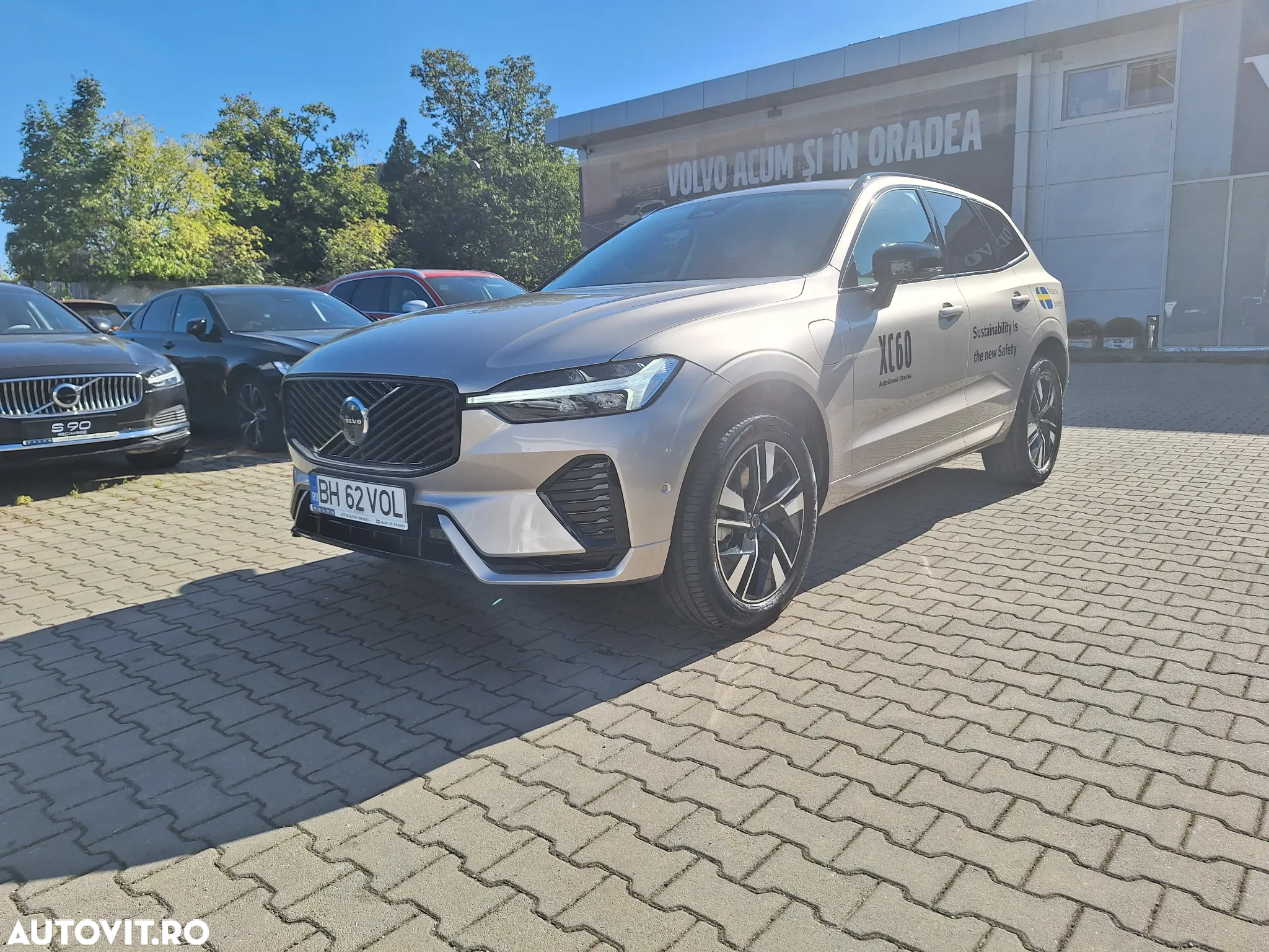 Volvo XC 60 T6 AWD AT PHEV Plus Dark - 2