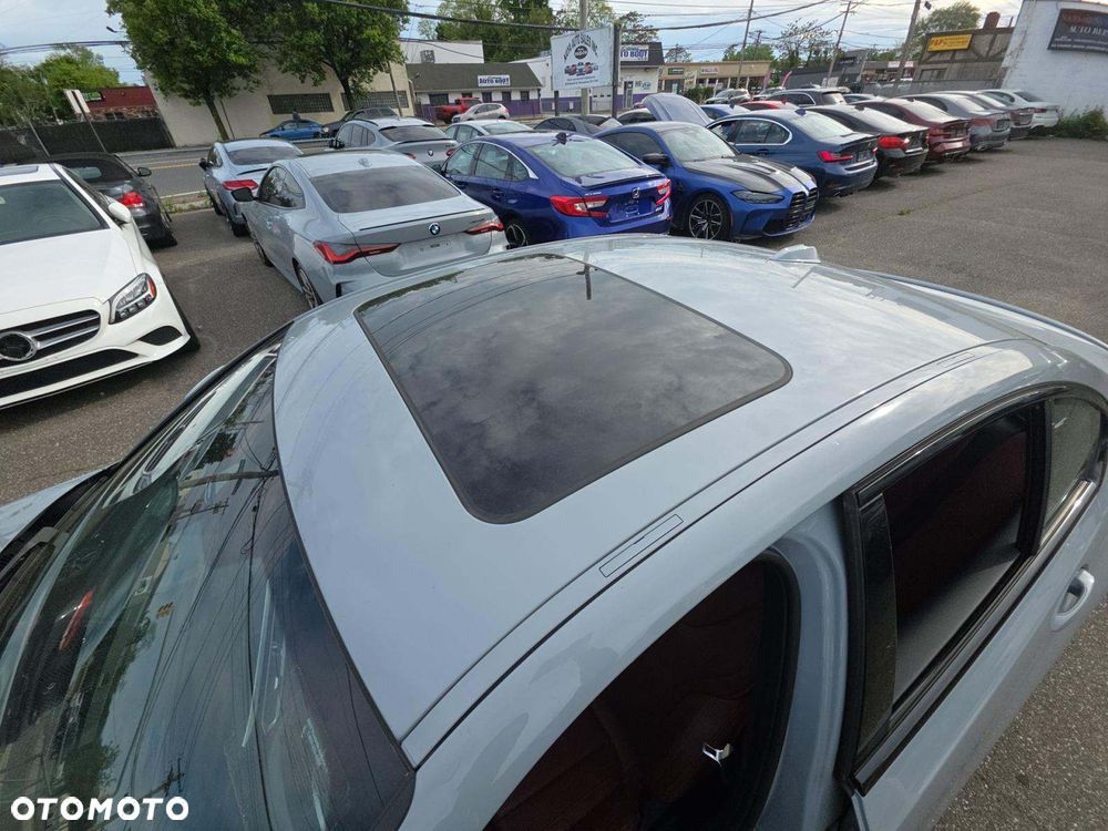 BMW Seria 3 330i xDrive M Sport - 12