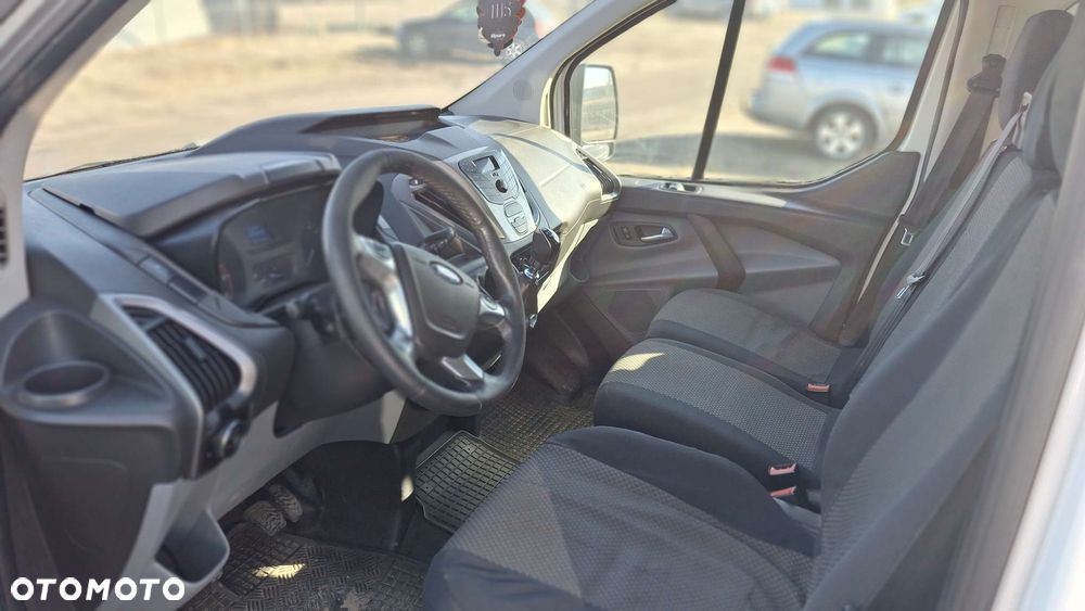 Ford TRANSIT CUSTOM - 7