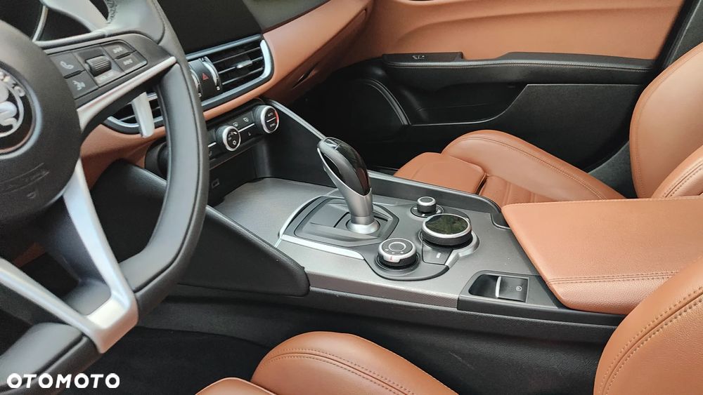 Alfa Romeo Giulia 2.2 Diesel AT8-Q4 Veloce - 18