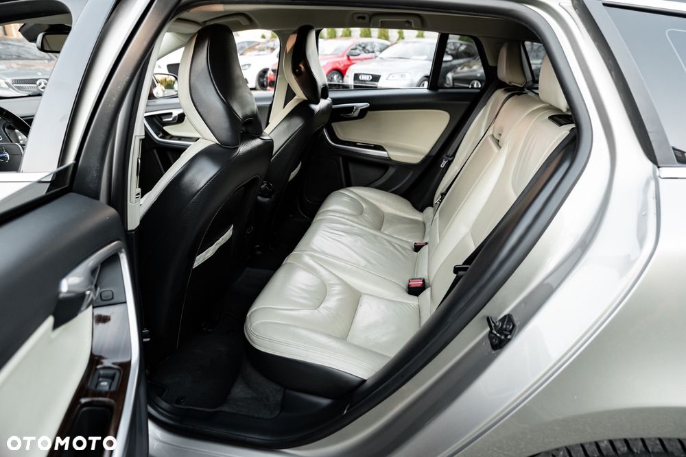 Volvo V60 T5 Momentum - 18