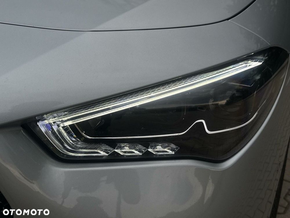 Mercedes-Benz CLA - 12