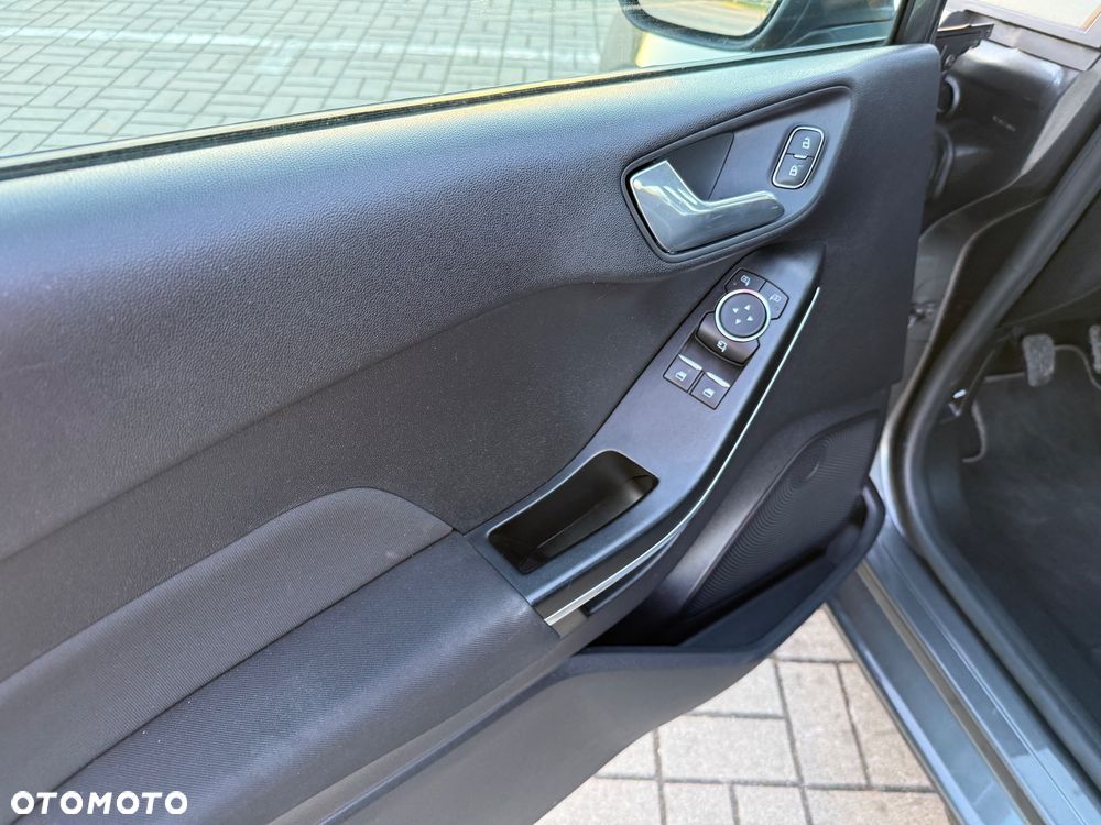 Ford Fiesta 1.0 EcoBoost S&S TITANIUM - 18