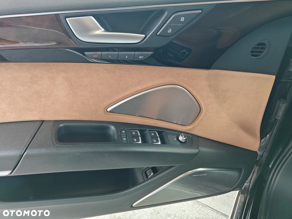 Audi A8 - 30