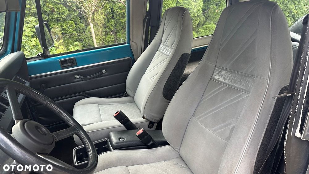 Jeep Wrangler 2.5L - 10