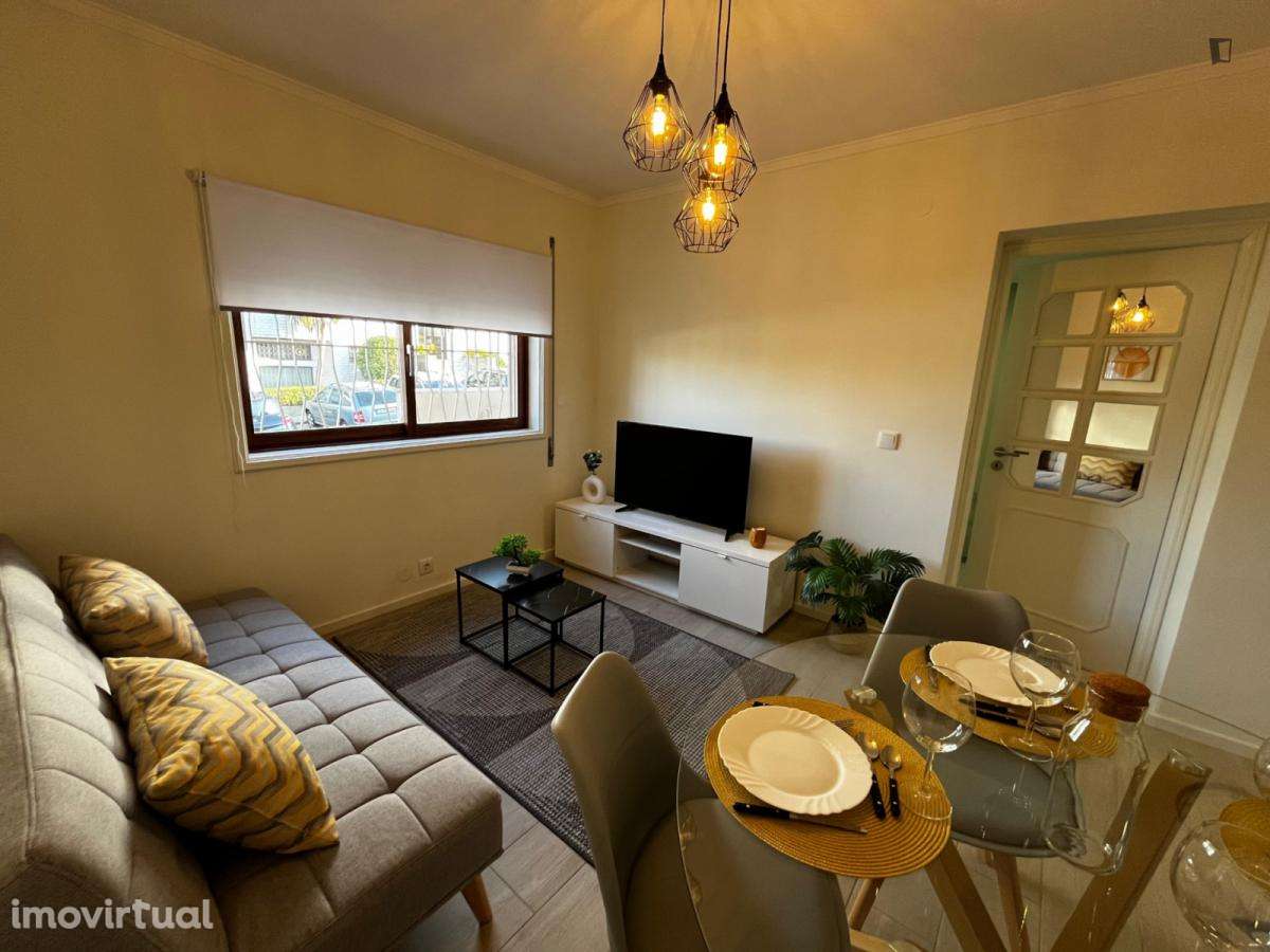 Quarto - localizado em Custóias Porto - Grande imagem: 3/24