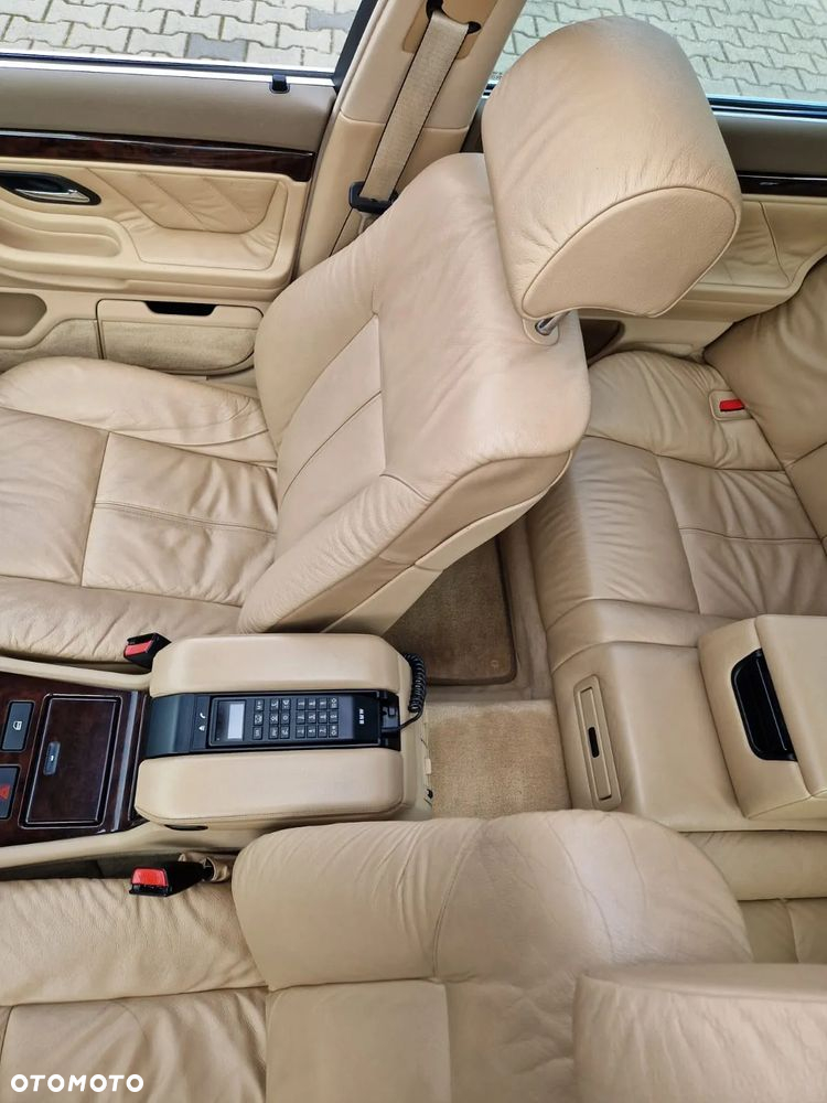 BMW Seria 7 740i - 16