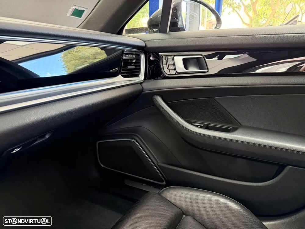 Porsche Panamera Sport Turismo 4 E-Hybrid - 26