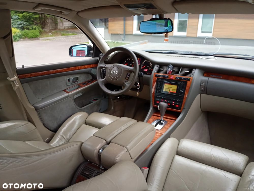 Audi A8 - 8