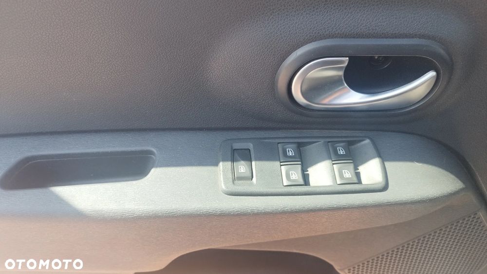 Dacia Lodgy 1.6 SCe Access S&S - 21