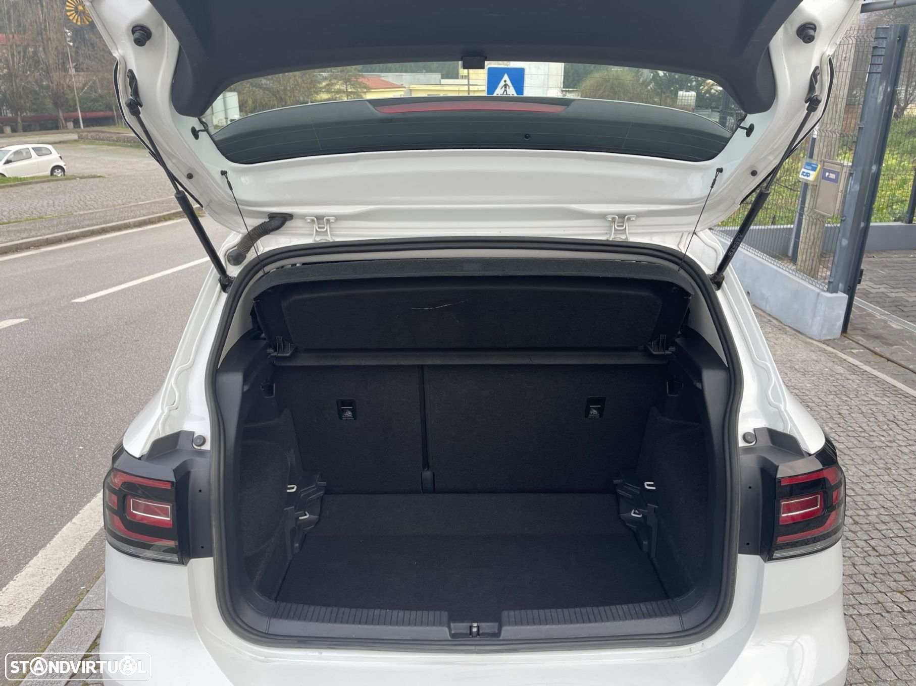 VW T-Cross 1.0 TSI Life - 11