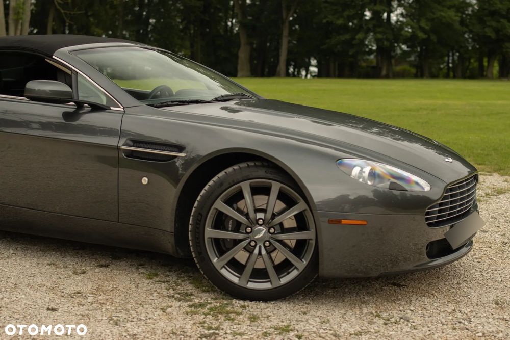 Aston Martin V8 Vantage - 4