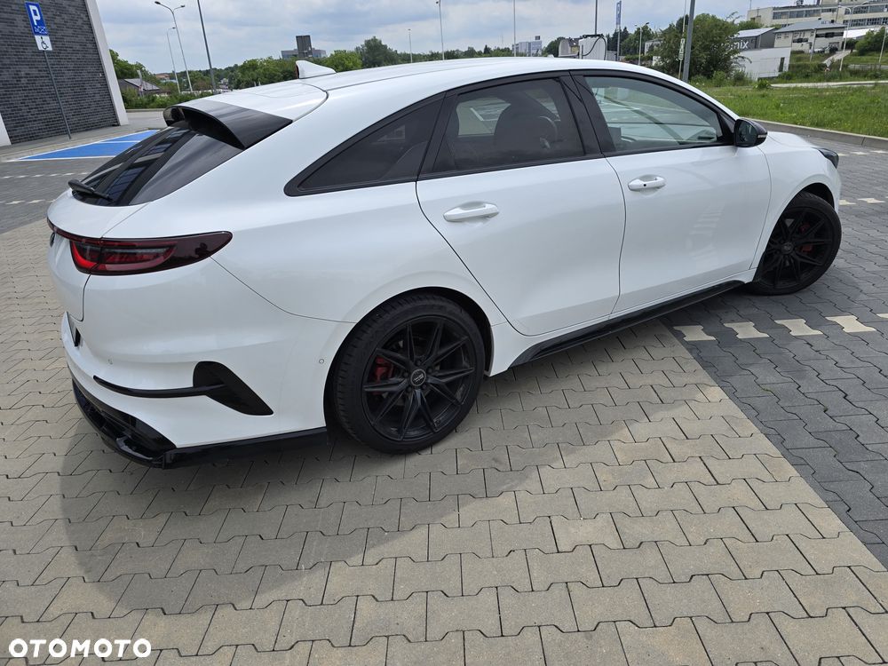 Kia ProCeed - 8